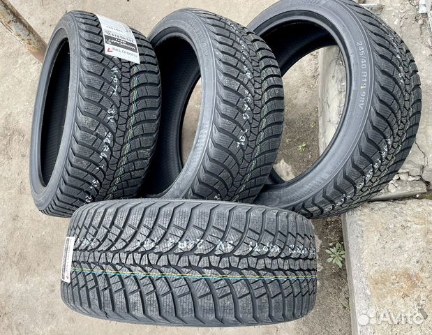 Kumho WinterCraft WP71 275/35 R19 и 245/40 R19 100V