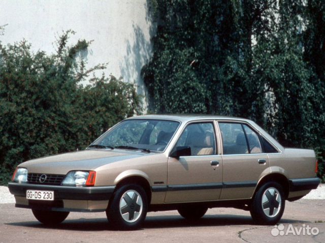 Заднее стекло Opel Rekord
