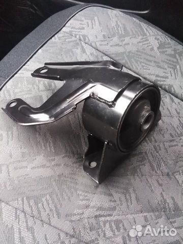 Опора двигателя правая тойота карина Е