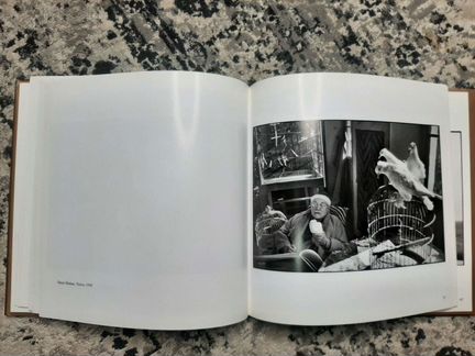 Книга-альбом с фотографиями Henri Cartier- Bresson