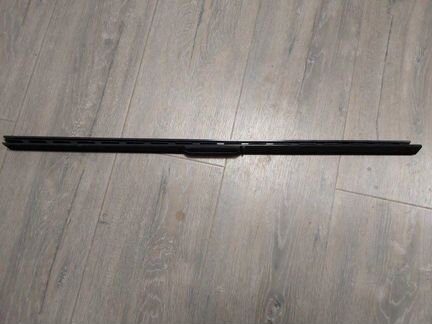 Уплотнитель стекла двери Mercedes S 500 4Matic