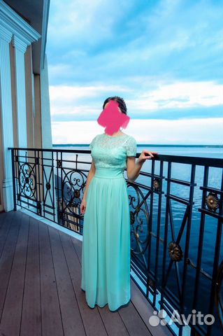 Платье вечернее нежно-зеленого цвета