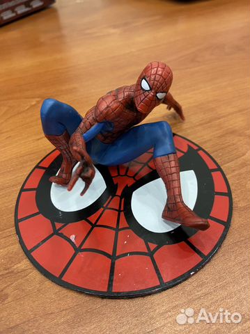 Фигурка человек паук на магнитной подставке