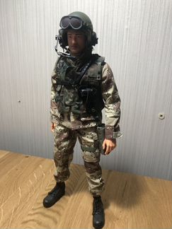 1/6 фигура танкист hot toys soldier story damtoys