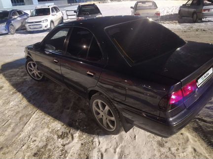 Nissan Sunny 1.5 AT, 1999, 250 000 км