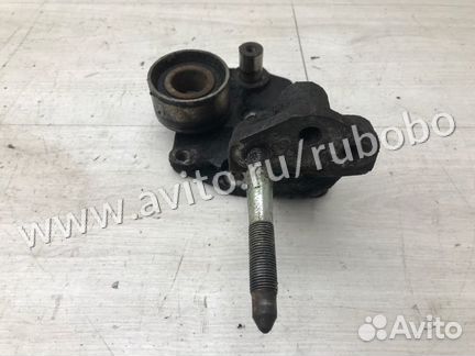 Кронштейн двигателя правый Mitsubishi Galant 8 USA