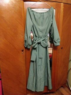 Платье оливкового цвета макси