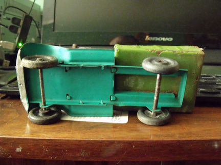 Грузовик жестяной