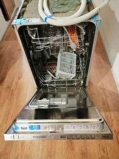 Посудомоечная машина Electrolux