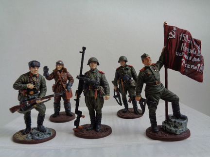 Набор оловянных солдатиков