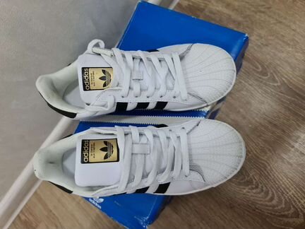 Кроссовки новые Adidas