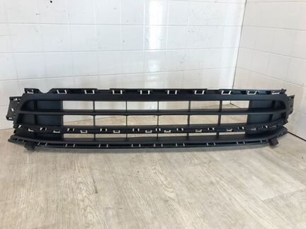 Решетка бампера передняя нижняя Volkswagen Jetta