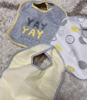 Новые слюнявчики