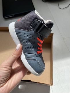 Кроссовки Adidas kids новые