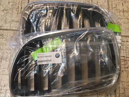 Решётка радиатора правая и левая BMW X5 E53