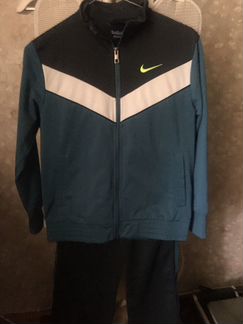 Спортивный костюм Nike на 10-12 лет