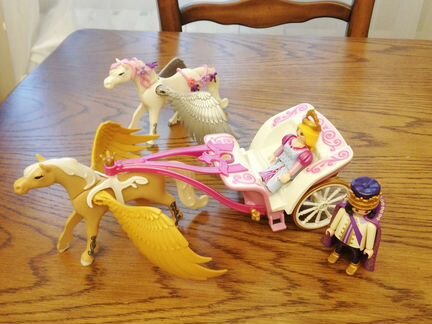 Playmobil карета, пегасы, принцесса и принц