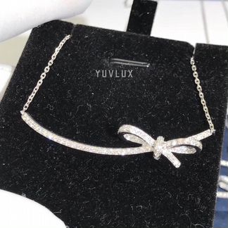 Золотое колье Chanel с бриллиантами 0.49 ct