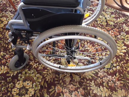 Инвалидное кресло-каталка
