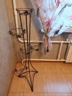 Подставка под цветы