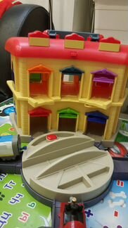 Домик chuggington и 6 паровозов