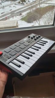 Midi клавиатура akai MPK mini play