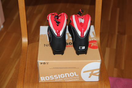 Новые ботинки детск для бегов лыж Rossignol р34-35