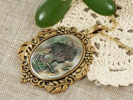 Камея Перламутровая №8 (30х40мм)