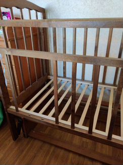 Детская кроватка
