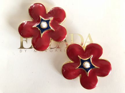 Винтажные клипсы escada