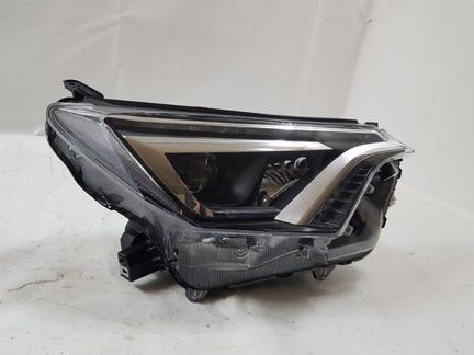 Фара правая Toyota Rav4 40
