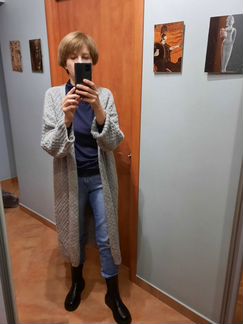 Длинный шерстяной жакет ручной вязки