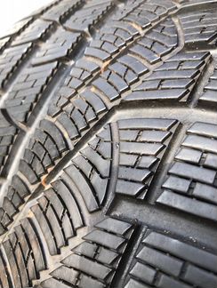295/30/20 Pirelli Winter Sottozero 240 2-serie