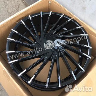 Диски оригинал Lexani Wraith R22 5x150 Lexus 570