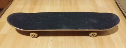 Скейтборд (роликовая доска)