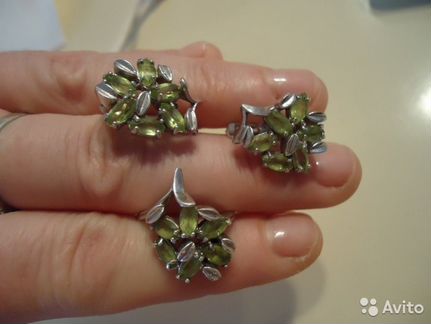 Серьги и кольцо с хризолитом серебро