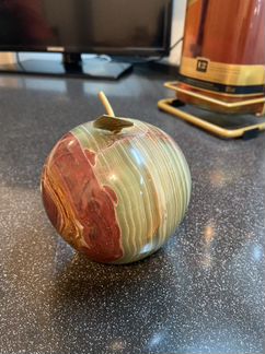 Яблоко из оникса