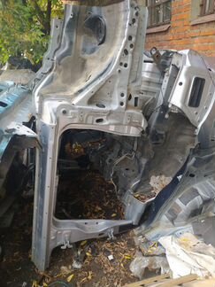 Боковина кузова передняя левая Mitsubishi Pajero 4