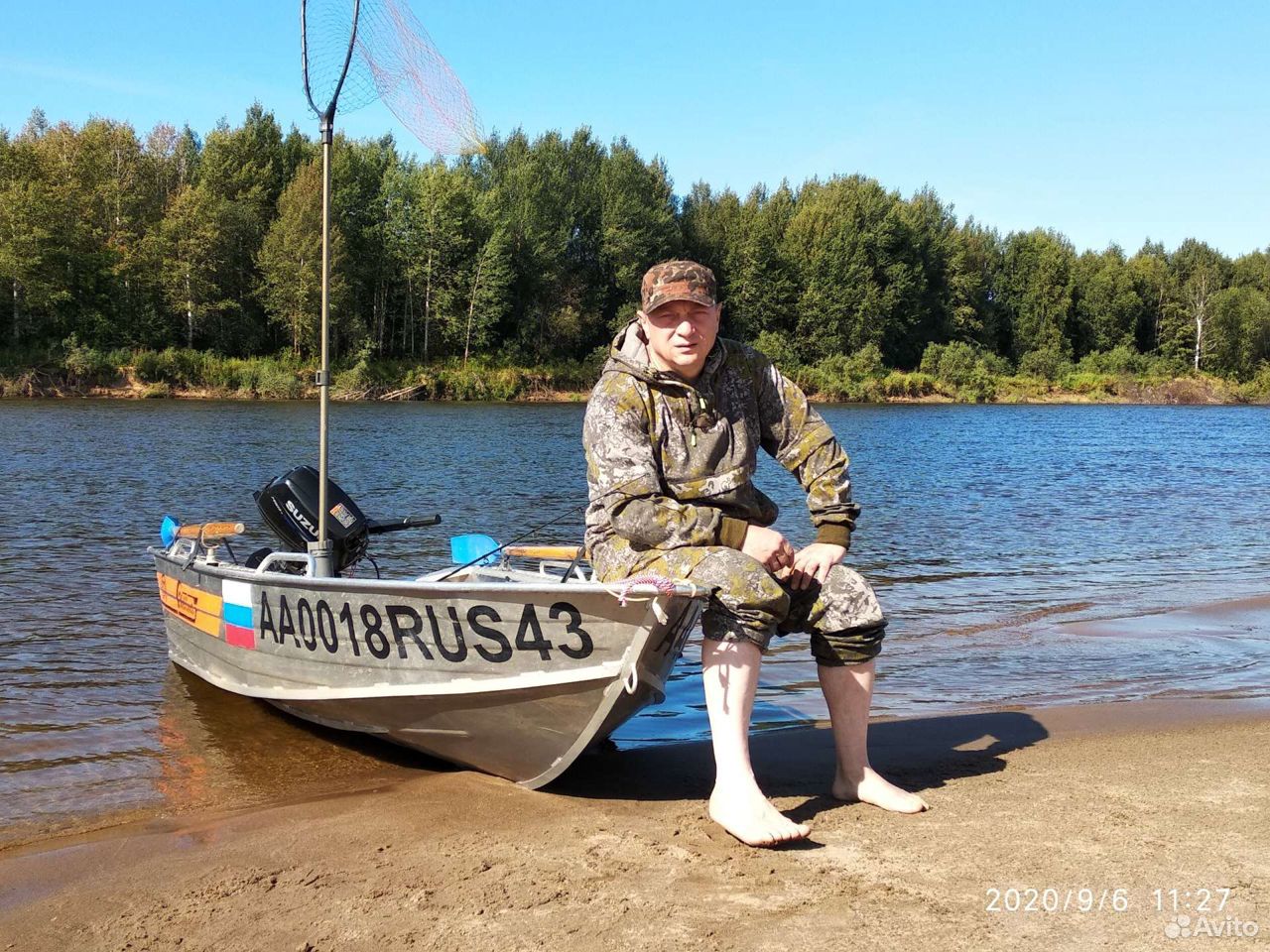 Продаю моторную лодку вельбот 37