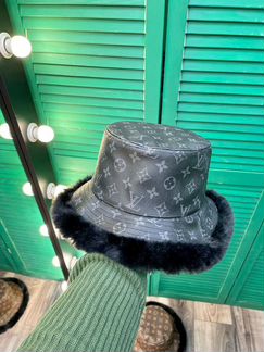 Теплые шляпки Louis Vuitton