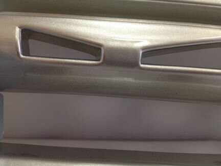 Решетка радиатора Discover 3 (в стиле D4) дефект