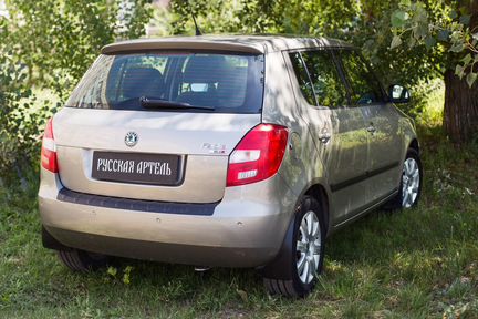 Накладка на бампер Шкода Фабиа 2 / Skoda Fabia II