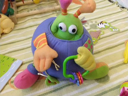 Развивающий мяч Tiny love гусеница