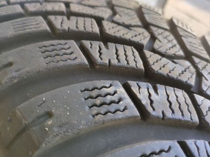 205 60 16 Falken EuroWinter HS 01