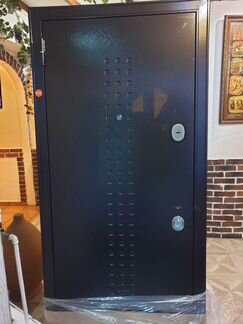 Двери металлические входные. новые