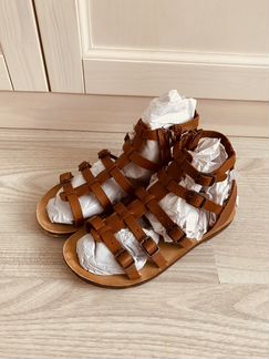 Сандалии из натур.кожи Zara 33р
