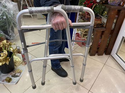 Ходунки для инвалидов