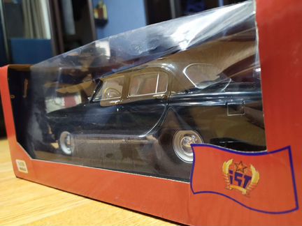 Коллекционная модель Волга газ-21 1:18 IST Models