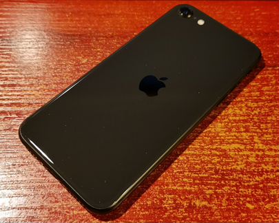 iPhone SE 2020 128 Gb черный с богатым комплектом