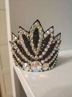 Корона на пучок для гимнастики